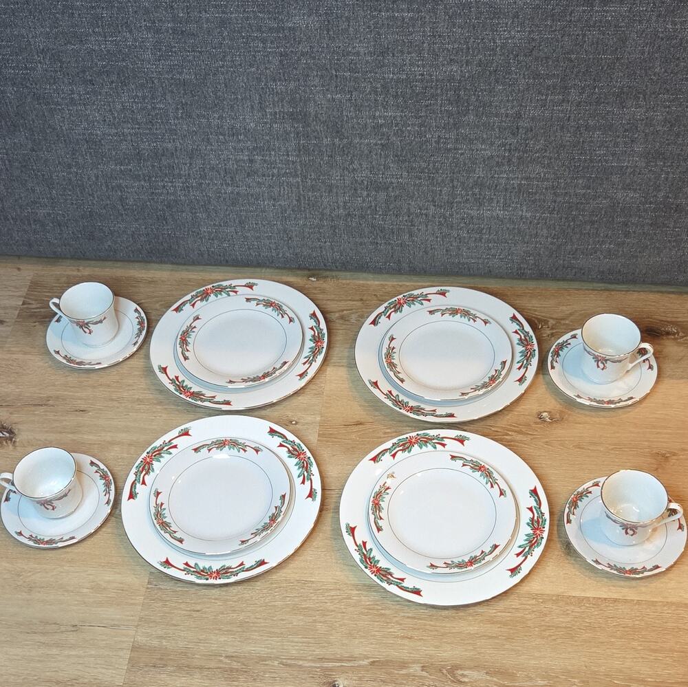 Poinsettia & Ribbons 16pc Porcelain Holiday Dinnerware Set Christmas Floral